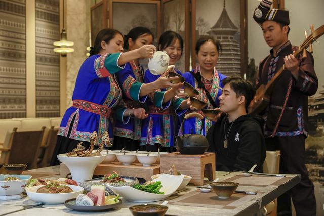 布“城市旅宿指南”助推行业发展、激活文旅消费开元棋牌2025年大众点评“必住榜”正式发(图3)